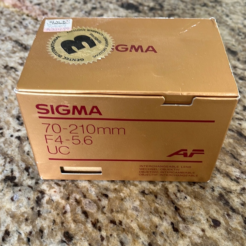 Sigma 70-210mm F4-5.6 UC interchangeable Lens For Camera